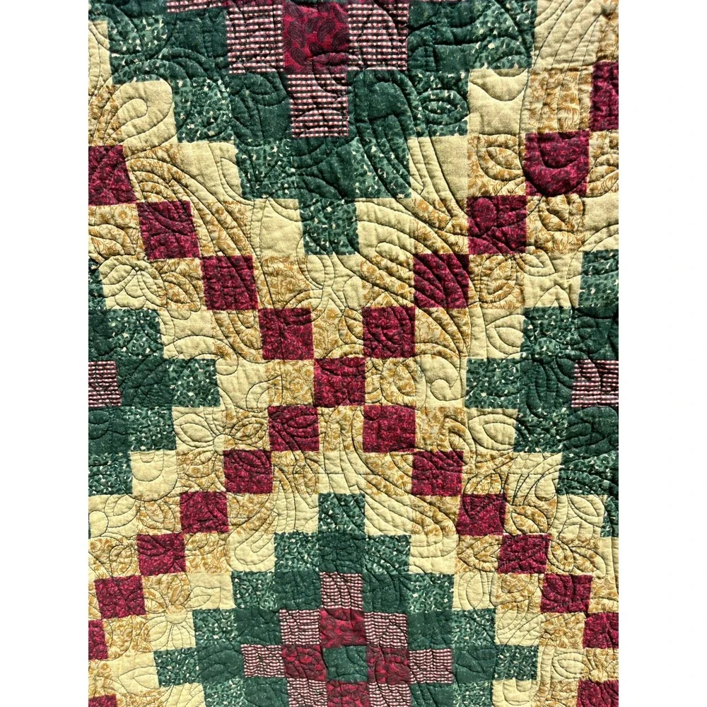 Irish Chain Quilt Throw Green Burgundy Cream Scalloped Machine Quilted 54